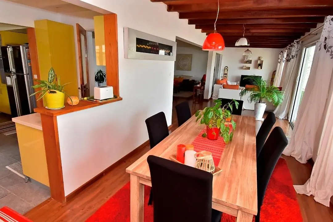 Villa Hibiscus, Pied Dans L'Eau Dakar